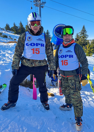 Podium dla funkcjonariuszy OSS SG w XXII Zawodach Narciarskich Karkonoskiej Grupy GOPR im. Antoniego Rychla Podium dla funkcjonariuszy OSS SG w XXII Zawodach Narciarskich Karkonoskiej Grupy GOPR im. Antoniego Rychla