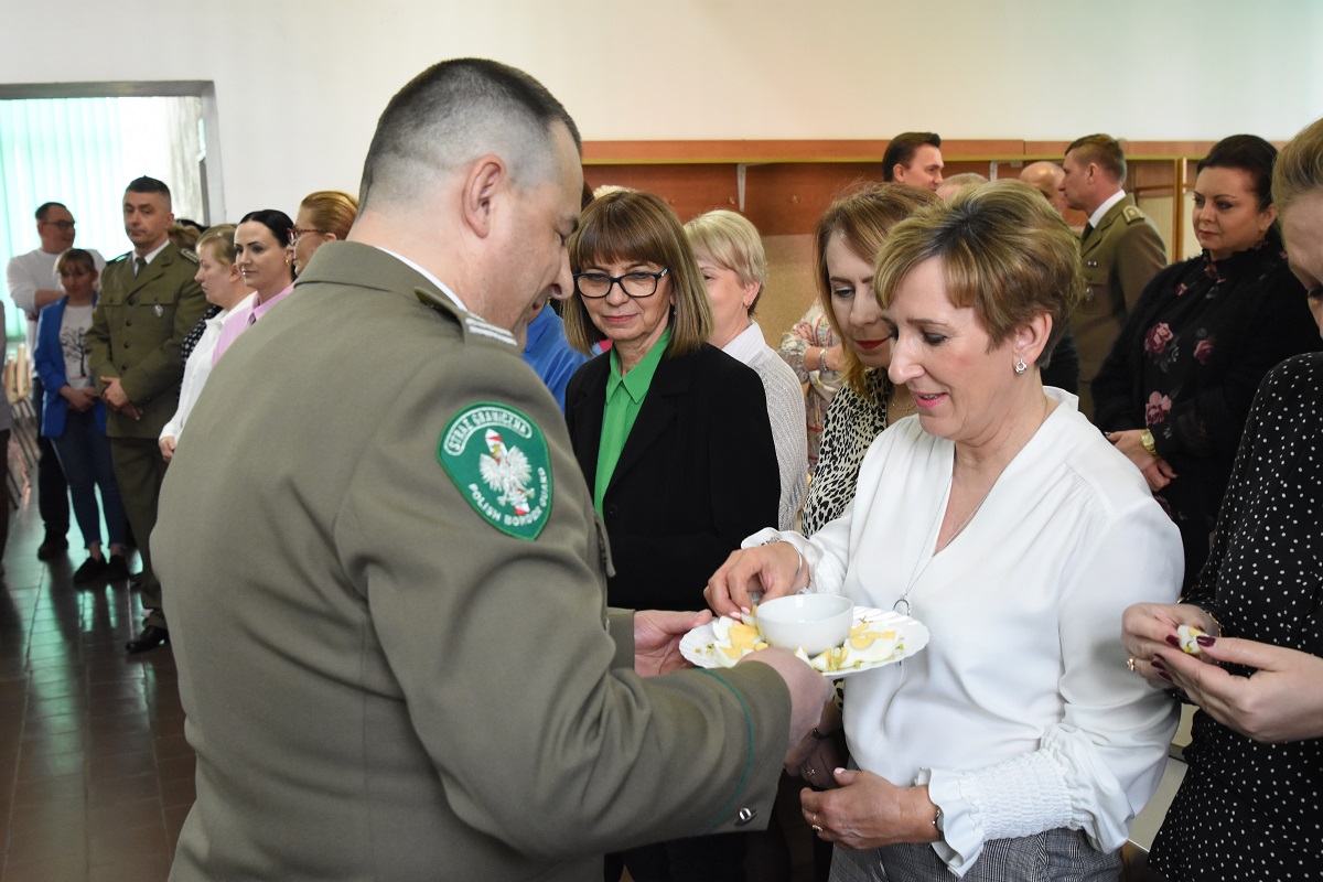 Składanie życzeń wielkanocnych 