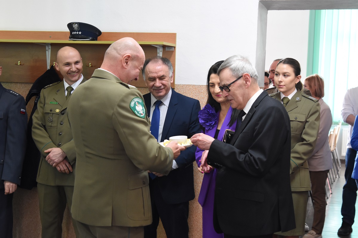 Składanie życzeń wielkanocnych 