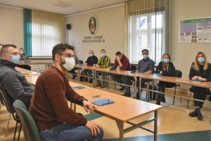 Funkcjonariusze Straży Granicznej w sali wykładowej podczas szkolenia