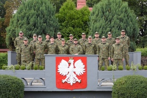 Zdjęcie grupowe na terenie Ośrodka
