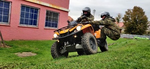 Trening bezpiecznej jazdy pojazdami ATV w różnych warunkach terenowych