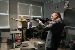 Uroczyste otwarcie strzelnicy wirtualnej w Zespole Szkół Zawodowych i Ogólnokształcących im. KZL w Lubaniu