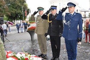 Oddali hołd powstańcom warszawskim