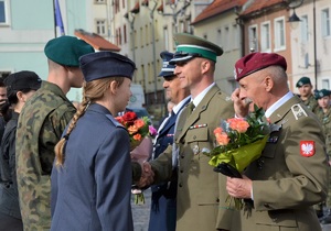Uroczyste ślubowanie uczniów klas pierwszych o profilu graniczno-obronnym z Zespołu Szkół w Lubomierzu