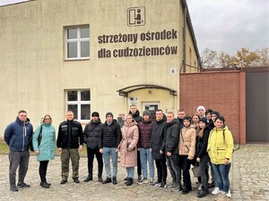 Absolwenci Akademii Państwowej Straży Granicznej Ukrainy im. Bogdana Chmielnickiego z wizytą w OSS SG w Lubaniu