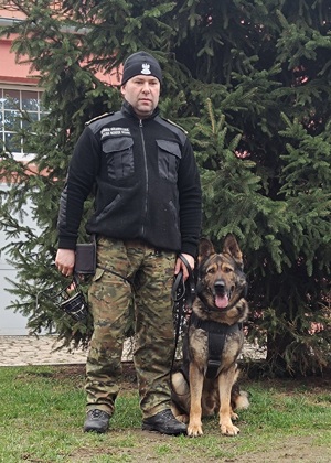 Pierwsza w tym roku edycja kursu doskonaląco-atestacyjnego przewodników psów patrolowo-obronnych