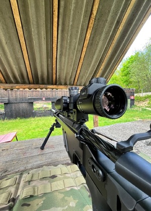 Karabin wyborowy CZ TSR, kaliber 308 WIN, wyposażony w lunetę optyczną o powiększeniu od 6 do 24 krotności