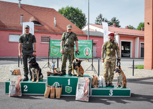 Zwycięzcy w kategorii psów do wyszukiwania narkotyków