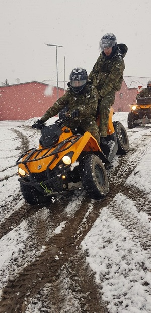 Funkcjonariusze podczas treningu