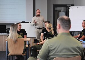 Przesłanki przyznania ochrony cudzoziemcom w kontekście wydawanych decyzji o zobowiązaniu do powrotu Przesłanki przyznania ochrony cudzoziemcom w kontekście wydawanych decyzji o zobowiązaniu do powrotu