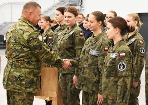 Eliminacje do II Ogólnopolskiego Przeglądu Musztry Klas Mundurowych Eliminacje do II Ogólnopolskiego Przeglądu Musztry Klas Mundurowych