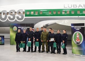 Eliminacje do II Ogólnopolskiego Przeglądu Musztry Klas Mundurowych Eliminacje do II Ogólnopolskiego Przeglądu Musztry Klas Mundurowych