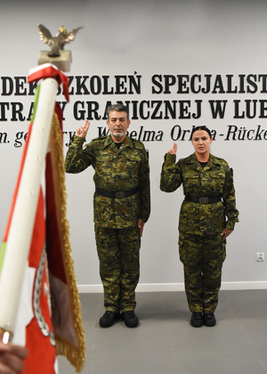 Ślubowanie nowo przyjętych do służby funkcjonariuszy w OSS SG w Lubaniu Ślubowanie nowo przyjętych do służby funkcjonariuszy w OSS SG w Lubaniu