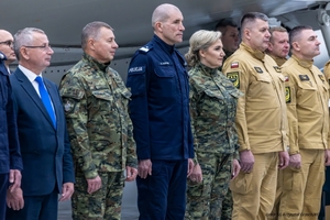 Finał II Ogólnopolskiego Przeglądu Musztry Klas Mundurowych w OSS SG w Lubaniu dobiegł końca Finał II Ogólnopolskiego Przeglądu Musztry Klas Mundurowych w OSS SG w Lubaniu dobiegł końca