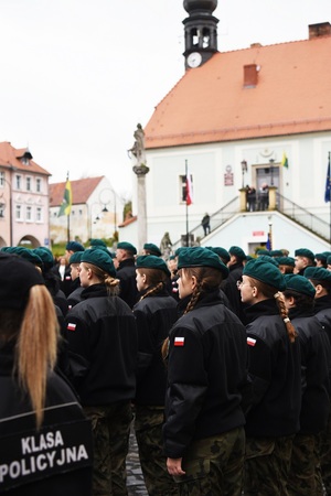Ślubowanie uczniów klas pierwszych oddziałów o profilu mundurowym z Zespołu Szkół w Lubomierzu Ślubowanie uczniów klas pierwszych oddziałów o profilu mundurowym z Zespołu Szkół w Lubomierzu