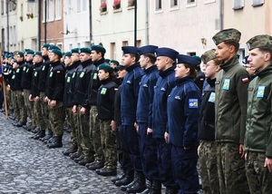 Ślubowanie uczniów klas pierwszych oddziałów o profilu mundurowym z Zespołu Szkół w Lubomierzu Ślubowanie uczniów klas pierwszych oddziałów o profilu mundurowym z Zespołu Szkół w Lubomierzu