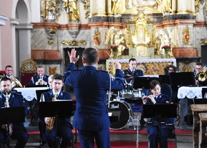 Ślubowanie uczniów klas pierwszych oddziałów o profilu mundurowym z Zespołu Szkół w Lubomierzu Ślubowanie uczniów klas pierwszych oddziałów o profilu mundurowym z Zespołu Szkół w Lubomierzu