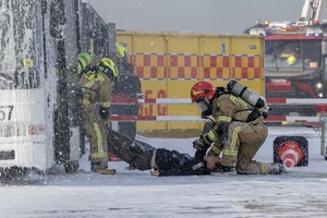 Warsztaty medycyny pola walki na lotnisku Wrocław-Strachowice
