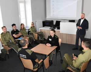 Kurs doskonalący nt. „Przesłanki przyznania ochrony cudzoziemcom w kontekście wydawanych decyzji o zobowiązaniu do powrotu” Kurs doskonalący nt. „Przesłanki przyznania ochrony cudzoziemcom w kontekście wydawanych decyzji o zobowiązaniu do powrotu”