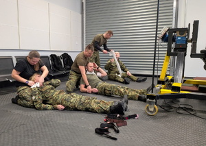 Zakończenie kursu doskonalącego pt. „Postępowanie funkcjonariuszy Straży Granicznej w przypadku wystąpienia sytuacji kryzysowych” Zakończenie kursu doskonalącego pt. „Postępowanie funkcjonariuszy Straży Granicznej w przypadku wystąpienia sytuacji kryzysowych”