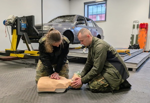 Zakończenie kursu doskonalącego pt. „Postępowanie funkcjonariuszy Straży Granicznej w przypadku wystąpienia sytuacji kryzysowych” Zakończenie kursu doskonalącego pt. „Postępowanie funkcjonariuszy Straży Granicznej w przypadku wystąpienia sytuacji kryzysowych”