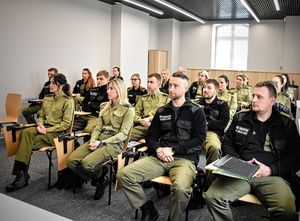 Zakończenie kursu pt. ”Postępowanie w sprawie zobowiązania cudzoziemca do powrotu” Zakończenie kursu pt. ”Postępowanie w sprawie zobowiązania cudzoziemca do powrotu”