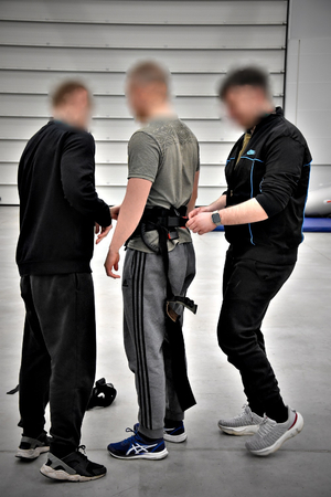 Przeprowadzanie doprowadzeń cudzoziemców drogą lotniczą – poziom I Przeprowadzanie doprowadzeń cudzoziemców drogą lotniczą – poziom I