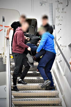 Przeprowadzanie doprowadzeń cudzoziemców drogą lotniczą – poziom I Przeprowadzanie doprowadzeń cudzoziemców drogą lotniczą – poziom I