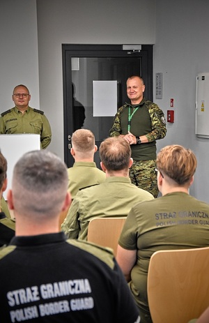 Kurs doskonalący nt. „Czynności sprawdzające wobec cudzoziemców przeprowadzane przez funkcjonariuszy SG jako element przeciwdziałania nielegalnej migracji” Kurs doskonalący nt. „Czynności sprawdzające wobec cudzoziemców przeprowadzane przez funkcjonariuszy SG jako element przeciwdziałania nielegalnej migracji”