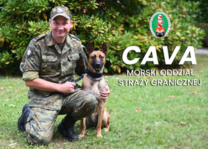FUNKCJONARIUSZ MORSKIEGO ODDZIAŁU SG Z PSEM CAVA 